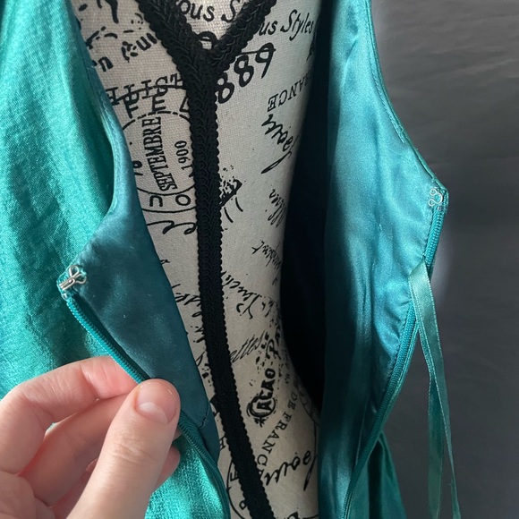 Vintage Emerald Satin Bubble Dress | Size 8 US - Picture 8 of 12